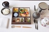 ブルガリホテル東京、ルームサービスの和朝食は折箱入り（写真：筆者撮影）