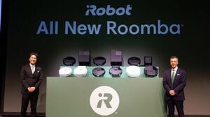 ルンバが世界最小クラスのロボット掃除機を日本先行投入､経営統合後の