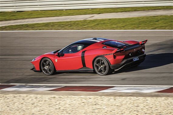 筆者による試乗シーン