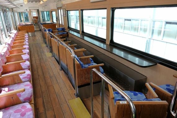 南海 天空 2200 車内