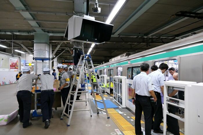 安全確認用のモニターを設置する