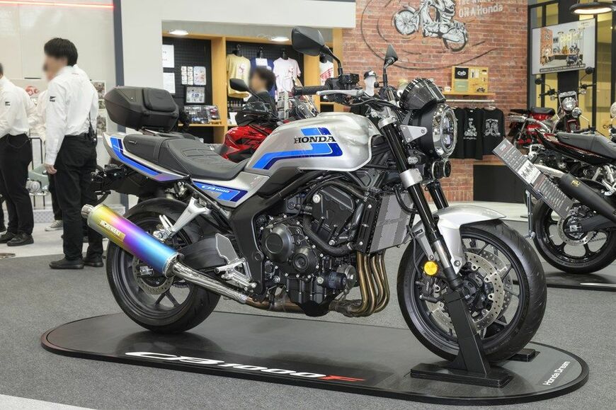 モーターサイクルショー2026で展示されたホンダ「CB1000F」（写真：本田技研工業）