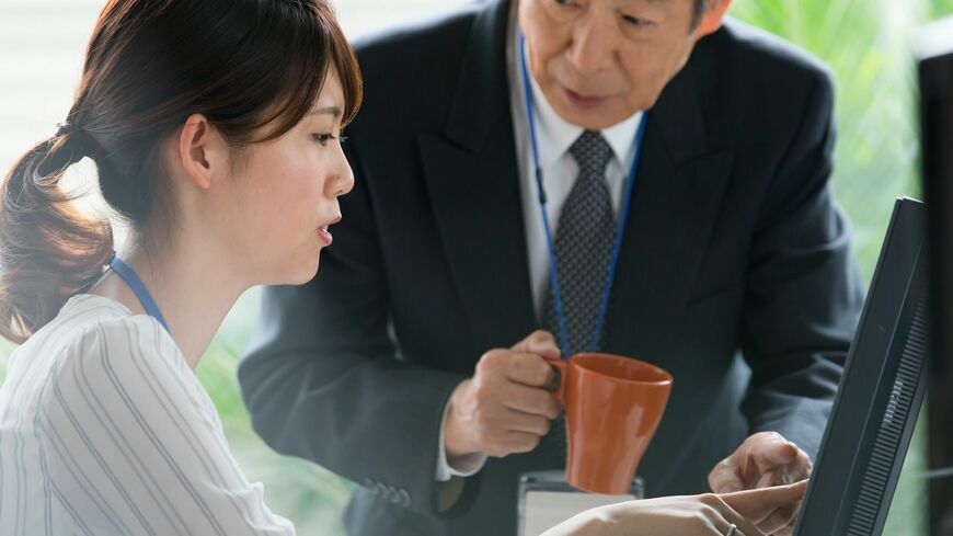 事細かく指示を出して部下を動かそうとしていないだろうか（写真：zon/PIXTA）