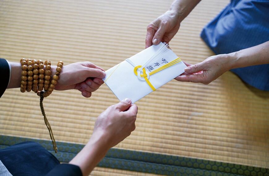 お布施は精いっぱいのお礼であれば尊いもの（写真：PIXTA）