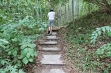 駐車場から宿までの道