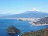富士山と駿河湾（写真：筆者撮影）