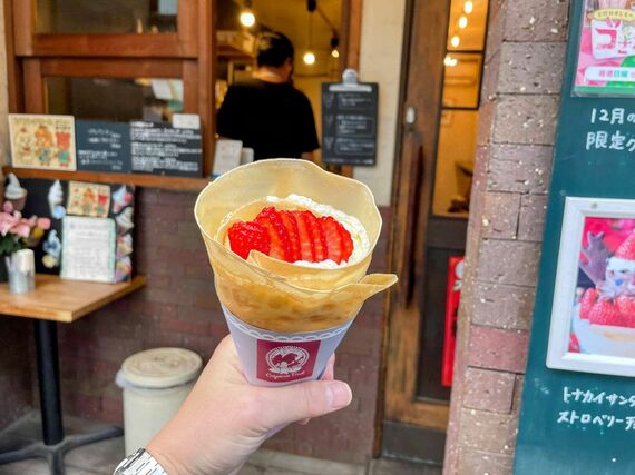 生クリーム・イチゴクレープ