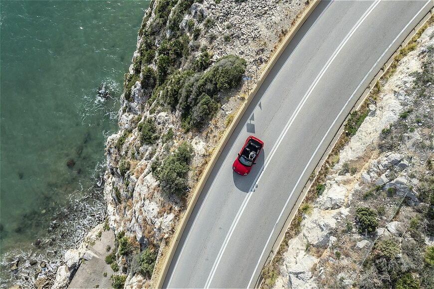 MINI（ミニ）の新型「ミニ・クーパー・コンバーチブルS」（写真：MINI）