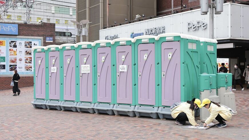 仮設トイレ