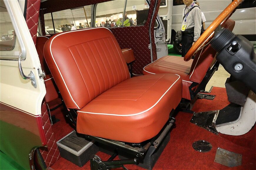 1961年式のキャンピングカー「ベッドフォード・CA ドーモビル」（筆者撮影）
