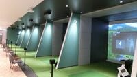 パチンコ店が｢インドアゴルフ場｣に参入の勝算 屋外練習場は31カ所減も､インドアは57カ所増