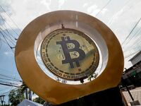 ビットコイン､10万ドルの大台を目前に踊り場 ｢楽観論｣が行き過ぎかどうか見極める動き