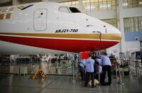 中国初の国産小型ジェット旅客機が就航 成都-上海間､第1便には乗客70人が搭乗