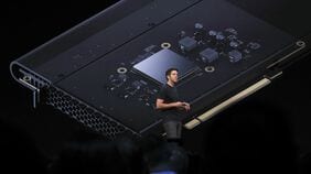 51歳のアップル新CEO｢ジョン･ターナス｣を待つ難題 オープンAIに人材流出､革新的製品を生み出せるか