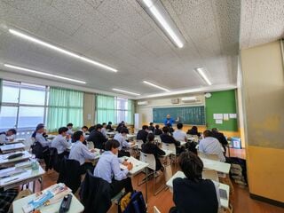 1年生の現代国語の授業の様子（写真：中島氏撮影）