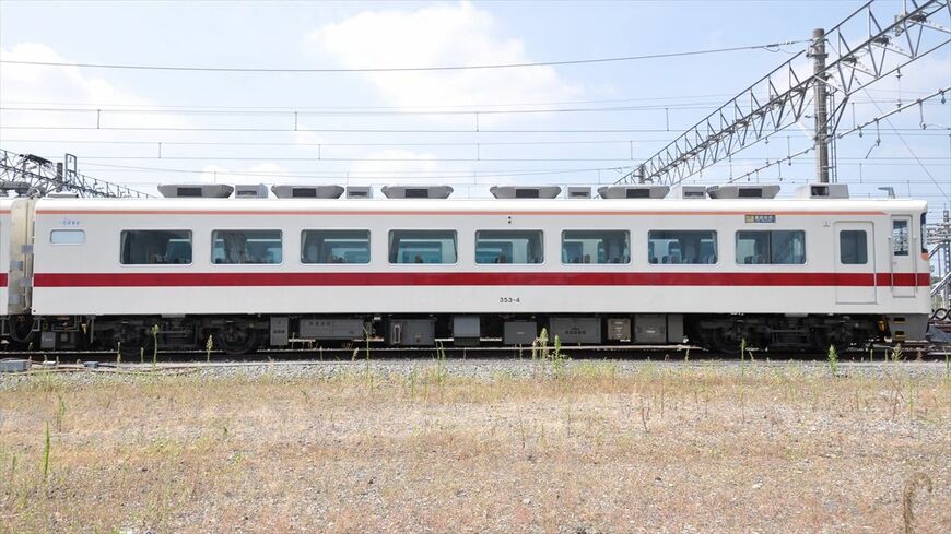 東武日光寄りの先頭車350-4（記者撮影）
