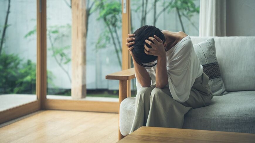 後悔しない人なんているのでしょうか（写真：polkadot／PIXTA）