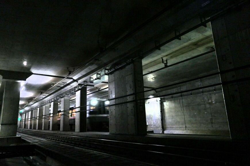世田谷代田駅　急行線階