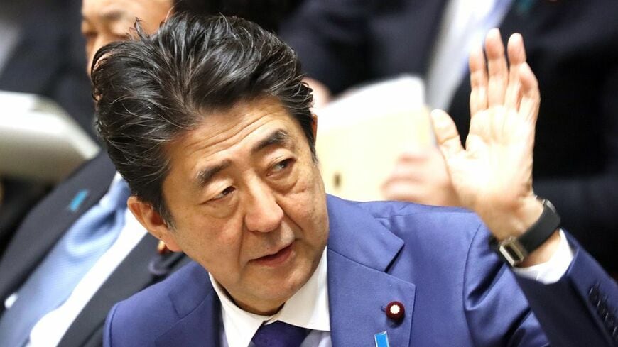 通常国会では防戦が目立つ安倍首相。だが、株価は上昇の可能性があるルという（写真：つのだよしお／アフロ）