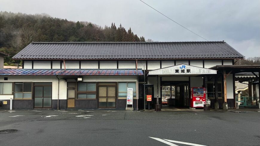 芸備線東城駅周辺はスーパーやコンビニなどもあり秘境ではなかった（筆者撮影）