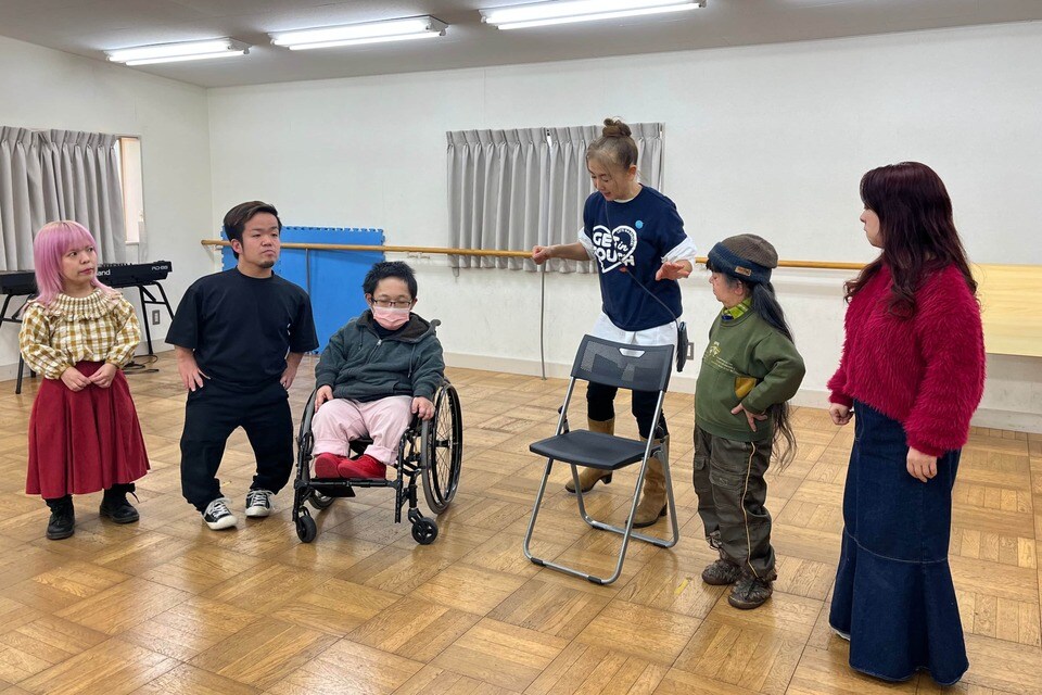 歌雪姫と七人のこびとーず