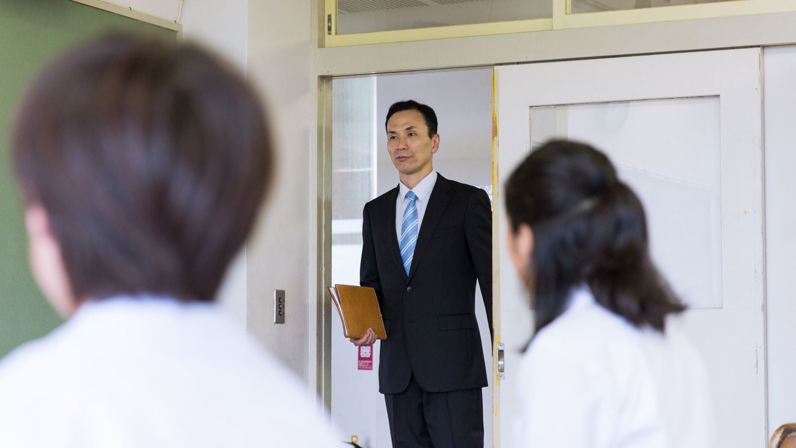 世界一忙しい日本の教師 を救う親の 神対応 学校 受験 東洋経済オンライン 社会をよくする経済ニュース