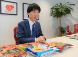 商品を担当する蟹沢氏は「しっかり焼き目を付け、香ばしいという点にこだわった」とポイントを語る（記者撮影）