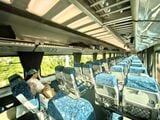 XPTは回転クロスシート、日本の特急列車に酷似（筆者撮影）