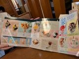 旬のフルーツを使ったパフェや夏季はかき氷など、季節限定デザートも充実