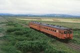 天北線（1989年廃止）を走る急行「天北」。同線の路線延長は148.9kmで、国鉄の特定地方交通線では最も長い路線だった（撮影：南正時）