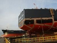 【産業天気図・造船・重機】円高痛いがプラントは堅調、業況感は尻上がりに改善