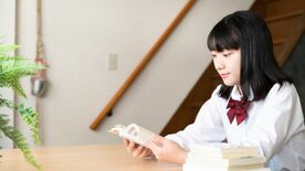 ｢本を読む子ども｣に育てるための3つの処方箋《親子でスマホの誘惑に負ける時代､読書はもは…
