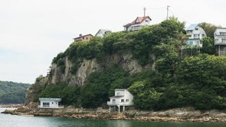 鴻島の別荘群