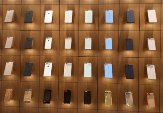 iPhone動作減速､ソフト更新で無効化可能に