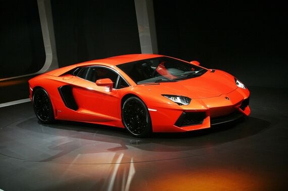 アヴェンタドール LP 700-4(写真:Automobili Lamborghini)