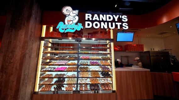 特大のショーケース