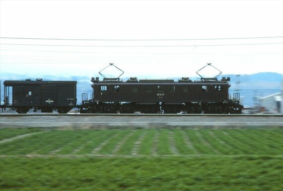 EF15 上越線 貨物列車 側面