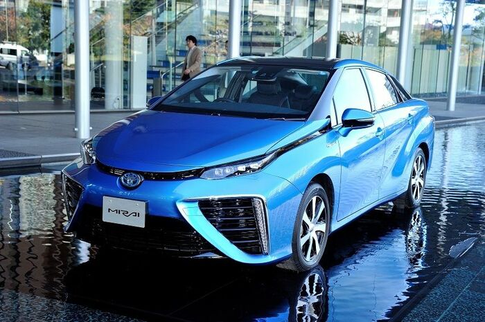 11月に「MIRAI」として発表