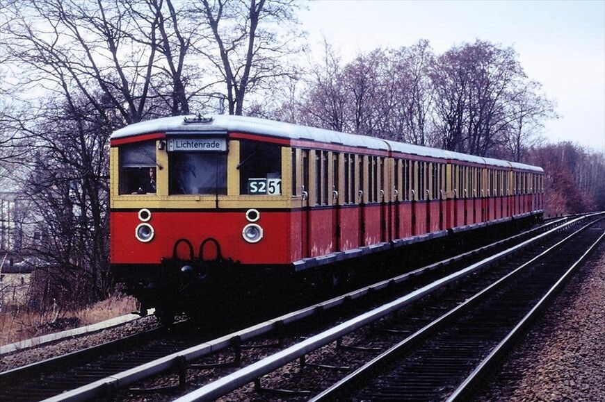 当時のベルリンSバーン最古参、戦前製の475系電車（撮影：橋爪智之）