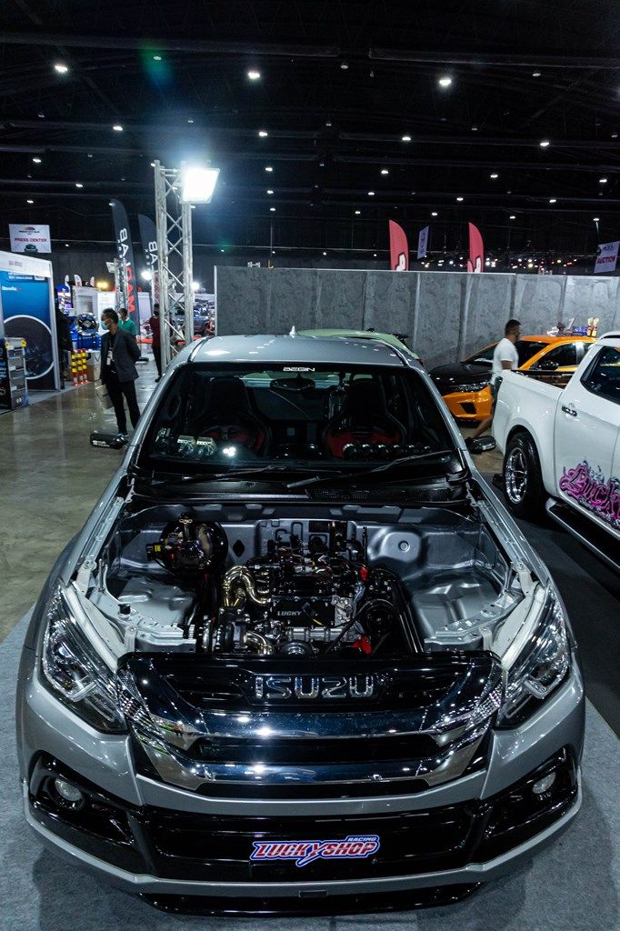 バンコク・インターナショナル・オートサロン2022の会場内（筆者撮影）