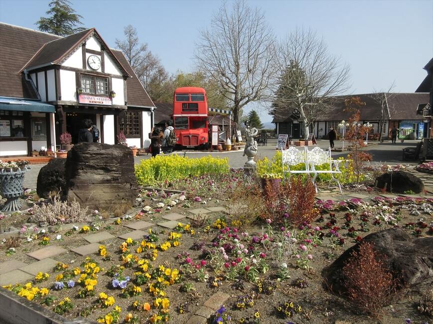 駅付近はイギリスの風景を再現している（筆者撮影）