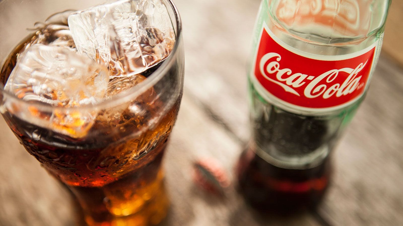 コカ コーラが たまに買う客 を重視する真相 食品 東洋経済オンライン 社会をよくする経済ニュース