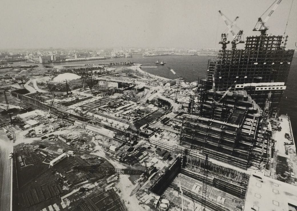 インターコンチネンタルホテルとパシフィコ横浜の建設風景（1990年5月26日、高橋孫一郎撮影）