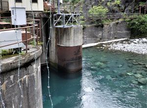 水資源保全の解決のカギを握る田代ダムの取水口（静岡市、撮影：小林一哉）