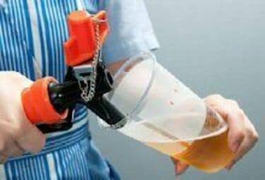 世界初の”航空機内で生ビール”、ホシザキ電機がANAと共同で技術開発