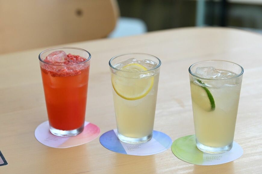 スターバックスコーヒーの透明感あるコーヒー「コーヒーエイド」