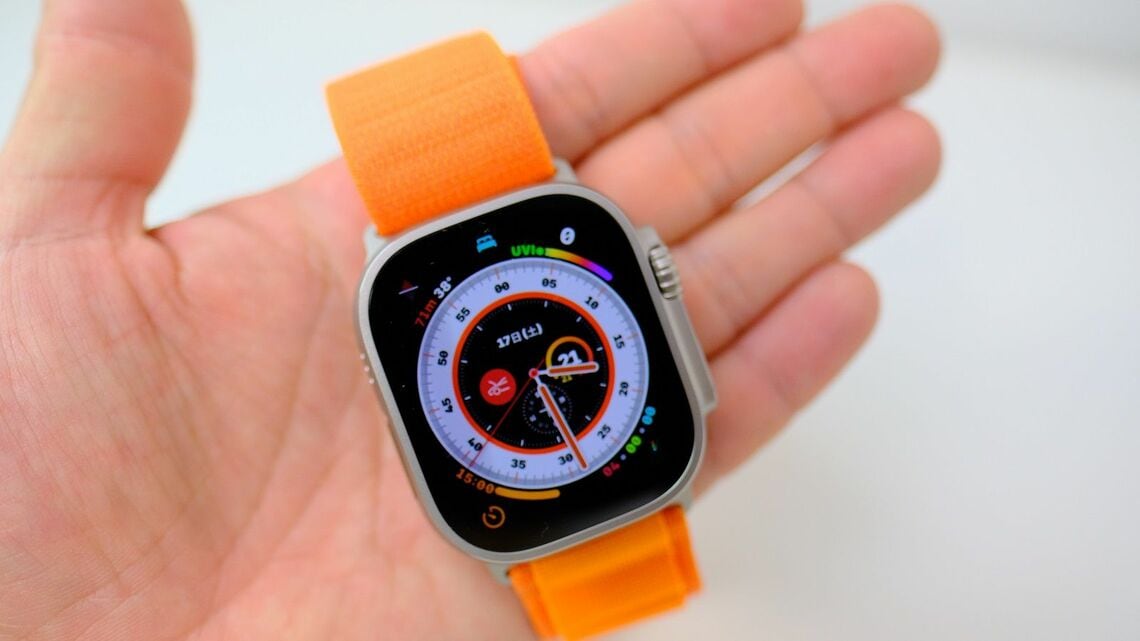 Apple Watch Ultraとオレンジアルパインループ