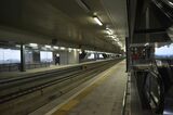 新ドンムアン駅はレッドラインと一般列車を分離した2層式。写真は2階部分の一般列車ホーム（筆者撮影）