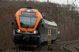 スペイン鉄道が筆頭株主となったレオ・エクスプレスの列車。窓上に「Powerd by renfe」の文字が入っている（撮影：橋爪智之）