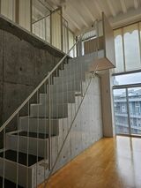 高橋棟のメゾネットタイプの内部（写真：筆者撮影）